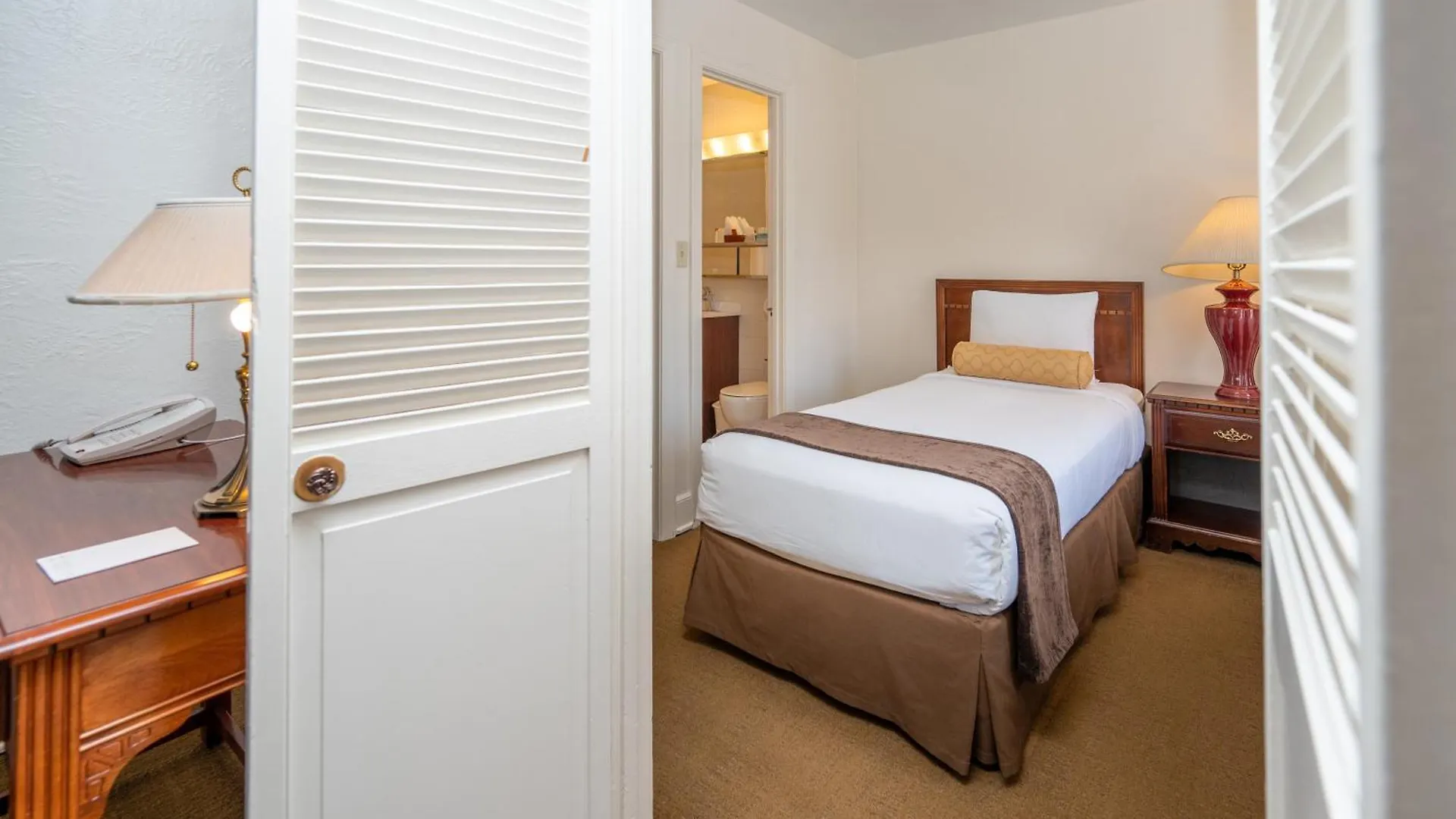 The Baroness Hotel Seattle 2*,  Stati Uniti